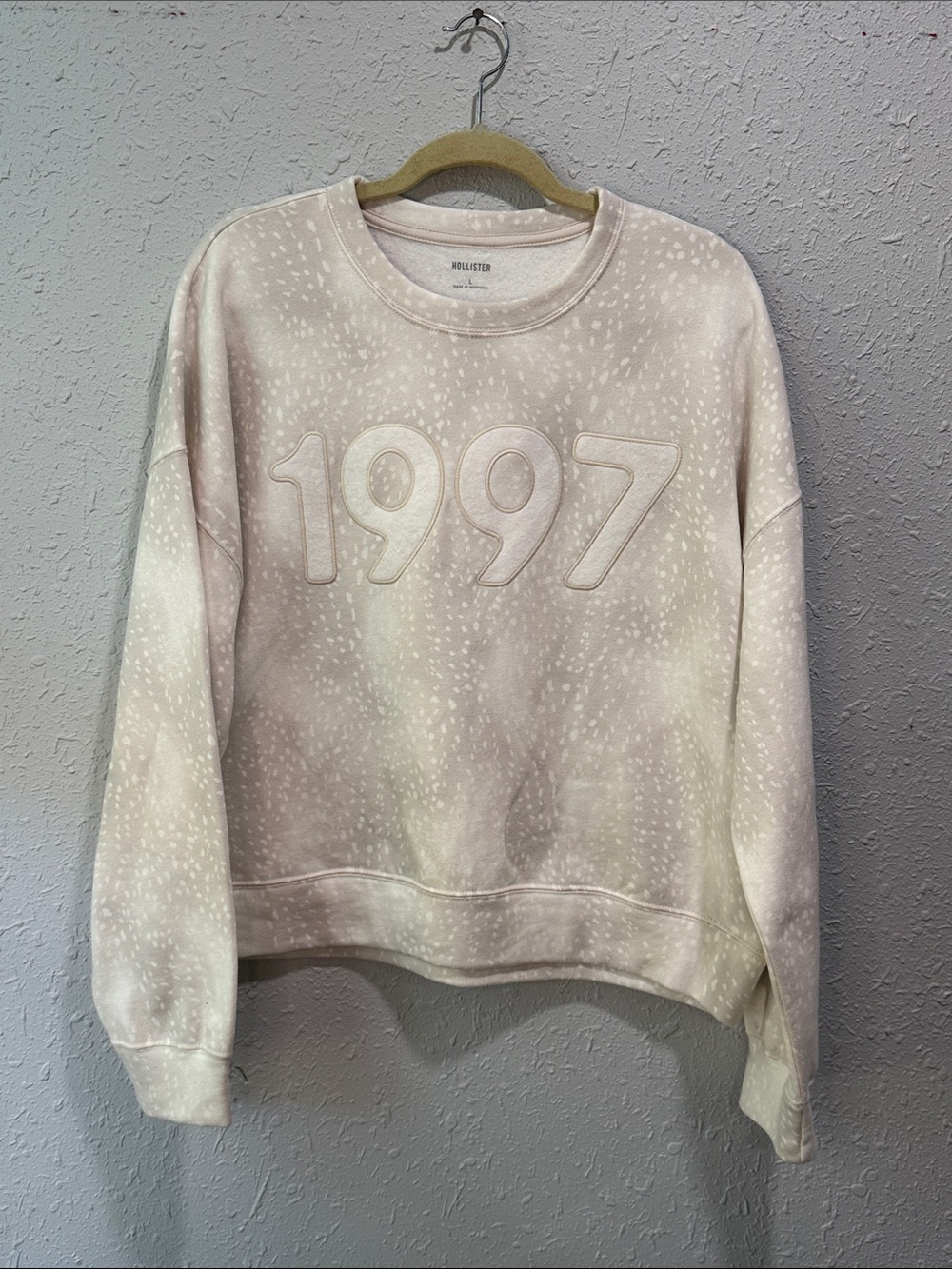 Hollister 1997 Graphic Fawn Print Crewneck Sweatshirt Size Large